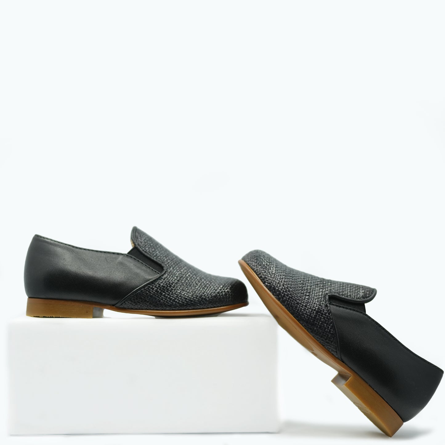 Beberlis Black Leather Pebble Loafer