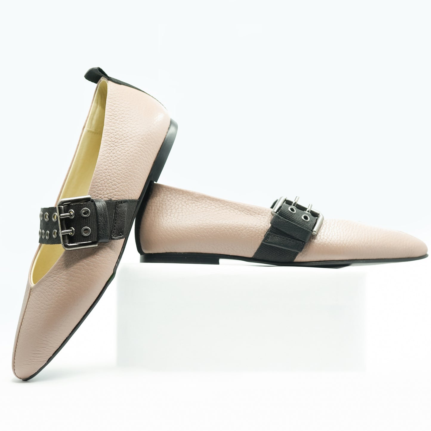 Blublonc Rose Pointed Buckle Flat