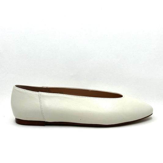 LMDI Cream Pointed Flat