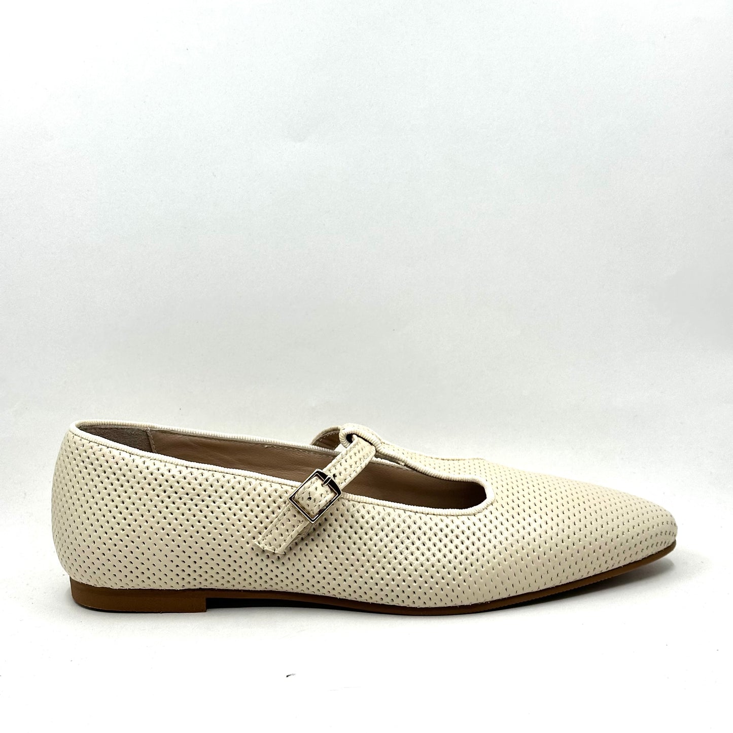 LMDI Beige Pointed T-Flat