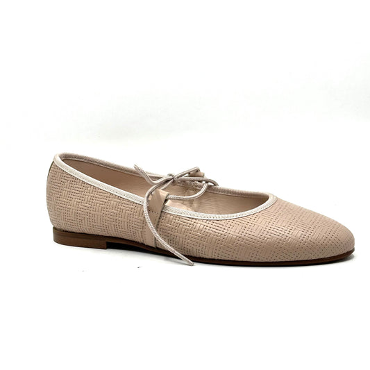 Beberlis Nude Pink Laced Flat